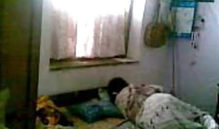 Asia Indian gadis mengekspos diri sepenuhnya dalam film ceritabokepsex