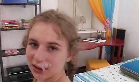 Excited ibu rumah tangga Kimber Lee tukang membuat cerita tante bokep kotor Sepong!